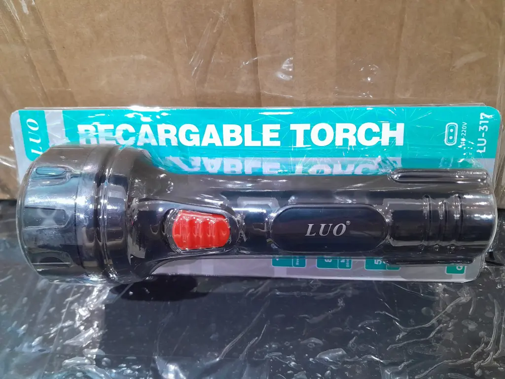 LU-317 LINTERNA RECARGABLE