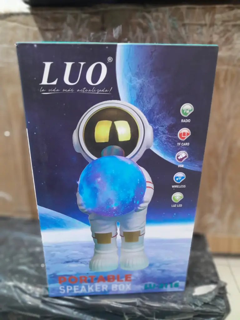 LU-2116 SPEAKER ASTRONAUTA CON ESFERA